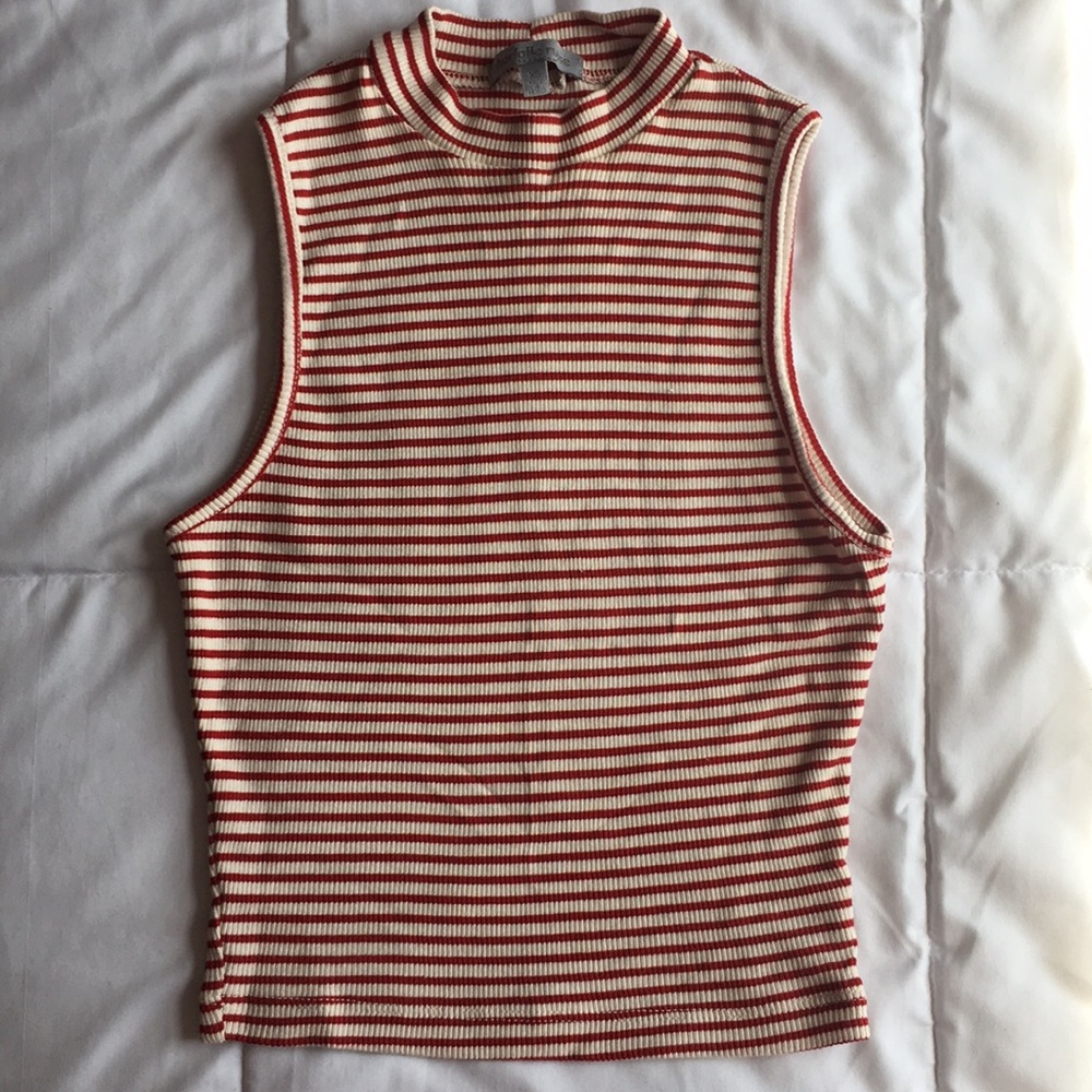 Ribbed Crop Tank - Picture 2 of 4